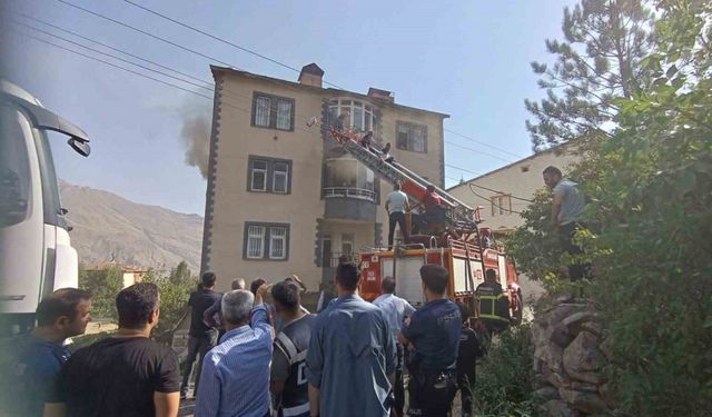 Hakkari’de korkutan yangın