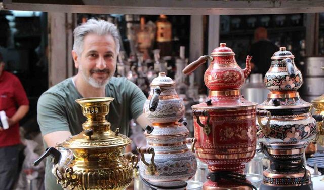 İstanbul’da taksiciliği bırakıp memleketine döndü, şehrin son semavercisi oldu