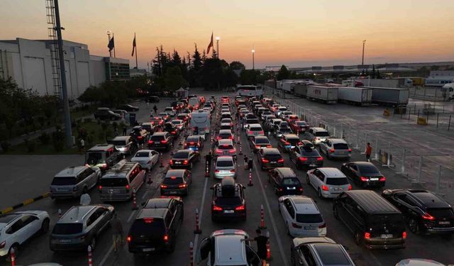 Kapıkule’de gurbetçilerin hüzünlü dönüş yolculuğu