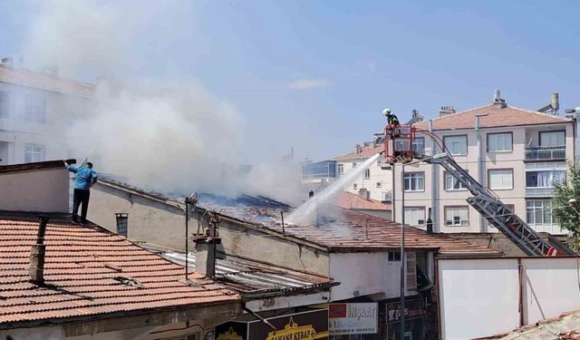 Karaman’da çatı yangını korkuttu
