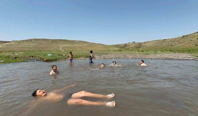 Kars’ta termometreler 34 dereceyi gördü