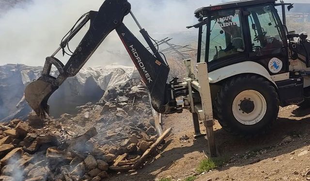 Malatya’da ahır yangını: 10 küçükbaş hayvan telef oldu