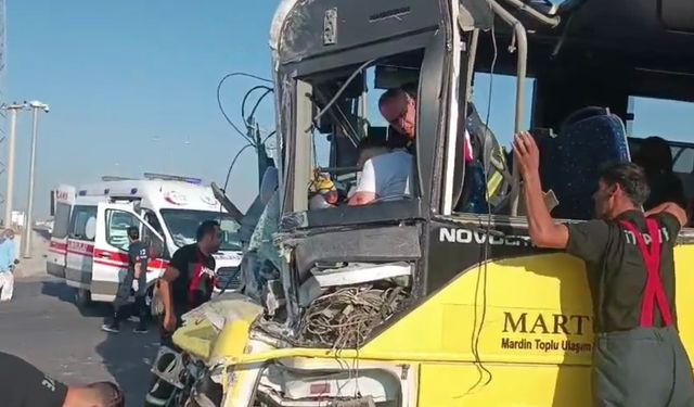 Mardin’de halk otobüsü ile tır çarpıştı: 1 ölü, 11 yaralı