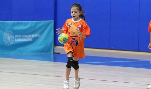 Mini Minikler Hentbol Türkiye Şampiyonası Sivas’ta başladı