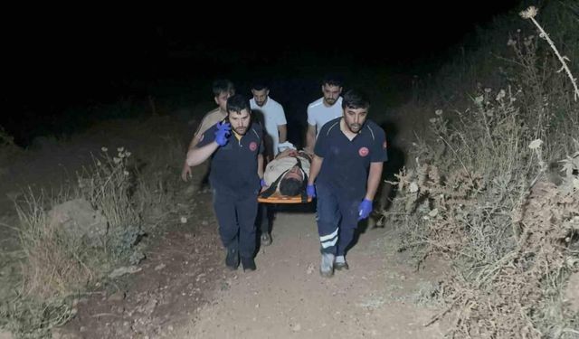 Motosiklet uçurumdan yuvarlandı: 1 Ağır yaralı