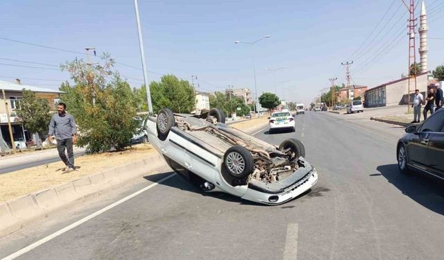 Patnos’ta takla atan araç sürücüsü ölümden döndü