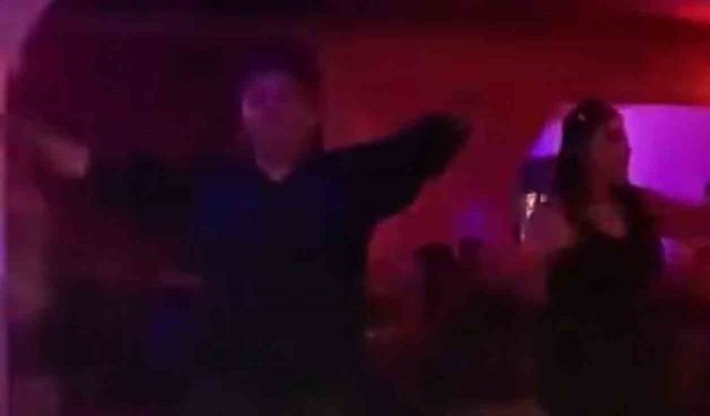 Pavyonda göbek attı, terfi aldı