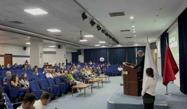 Profesörden yapay zeka uyarısı: "Bu hızlı gelişmenin arkasında kalmamalıyız"