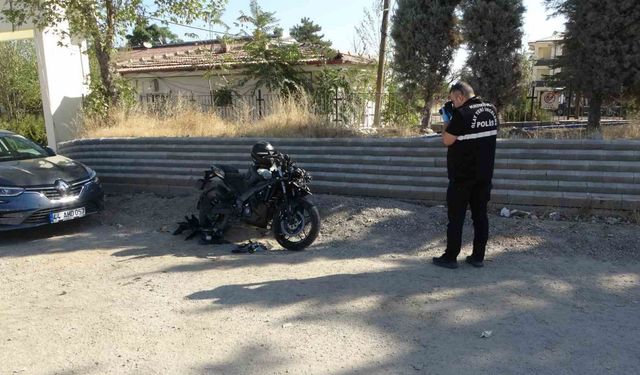 Servis aracına çarpan motosiklet sürücüsü ağır yaralandı