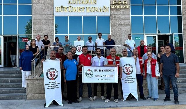 Sosyal Yardımlaşma Vakıflarında çalışan işçiler grev düzenledi