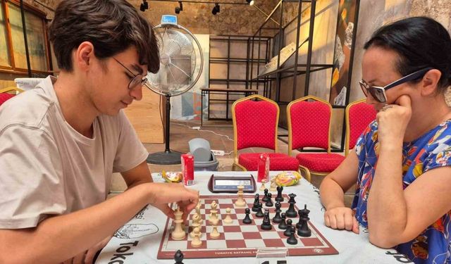 Tokat’ta gençler satrançla strateji ve zekada yarıştı
