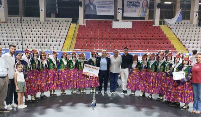 Van Halkoyunları ekibi Türkiye ikincisi oldu