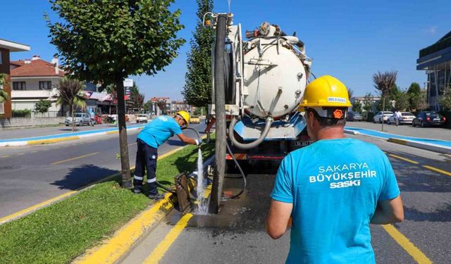 Yağmur suyu hatları temizleniyor