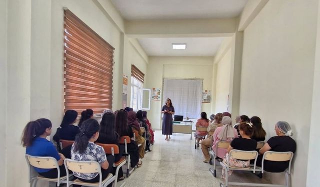Yüksekova’da "aile bütçesi ve evlilik öncesi" eğitimi verildi