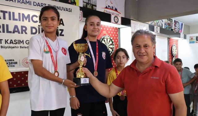 Zafer Bayramı Dart Turnuvasında ödüller sahiplerini buldu