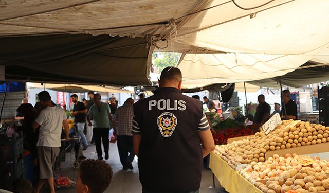 Mersin emniyeti, hırsızlıklara karşı pazarlarda devriye atmaya başladı