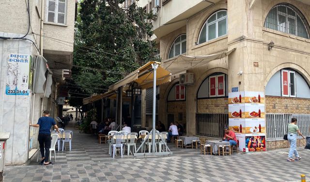 Mersin’de pasaj arası kahvehanecilik geleneği sürüyor