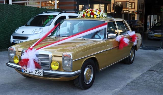 42 yıl önceki gelin arabasıyla düğün gününe yolculuk