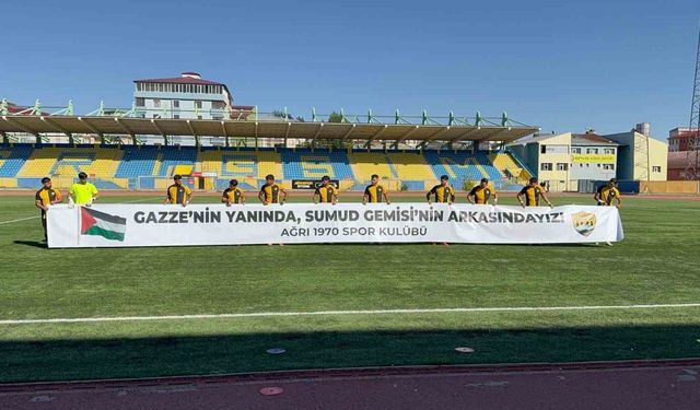 Ağrı 1970 Spor’dan Filistin’e destek pankartı