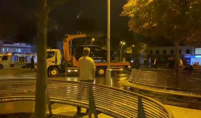 Aracıyla süs havuzuna girdi: Alkollü sürücü navigasyonu suçladı