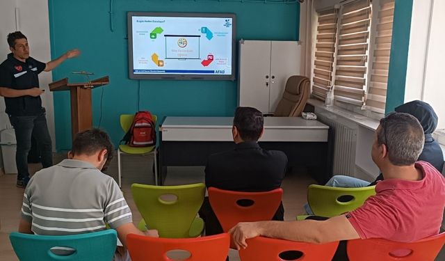 Bayburt’ta BİLSEM personeline afet ve yangın farkındalık eğitimi verildi