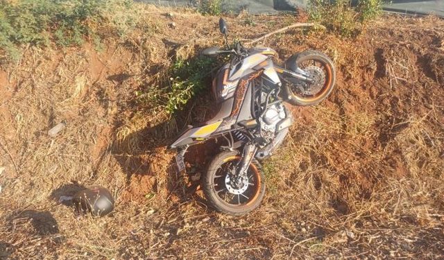 Bilecik’te seyir halindeki motosiklet devrildi; 1 yaralı