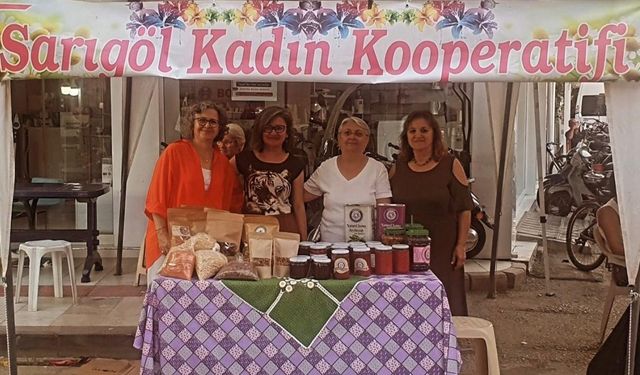 Doğal ürünleriyle festivale renk kattılar