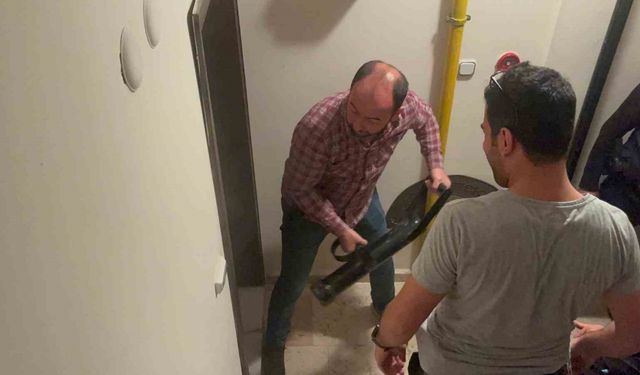 "Eski eşim bıçakladı" diyen kadının kapısı kırıldı, gerçek herkesi şaşırttı