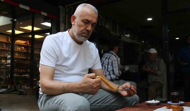 Fiyatı 10 bin doları bulabiliyor, tespih sevdalıları borsasında buluşuyor