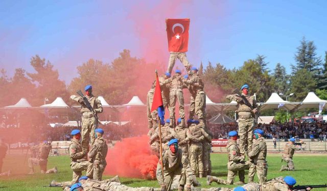 Jandarma Genel Komutanlığı Merasim Bölüğü gösterisi nefes kesti