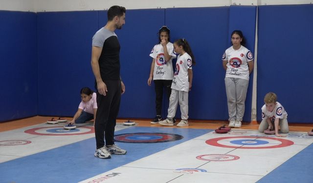 Kilis Atatürk Ortaokulu’ndan floor curling’de 3 şampiyonluk