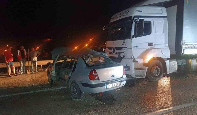 Kırıkkale’de tır ile otomobil çarpıştı: 6 yaralı
