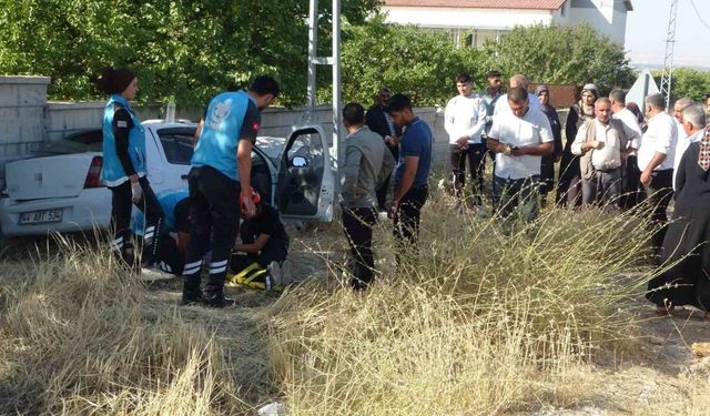 Kontrolden çıkan araç bahçe duvarına çarptı, anne ile 3 çocuğu yaralandı