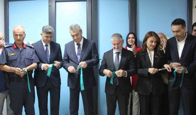 Mersin’de Akdeniz Bilgi Limanı Kütüphanesi açıldı