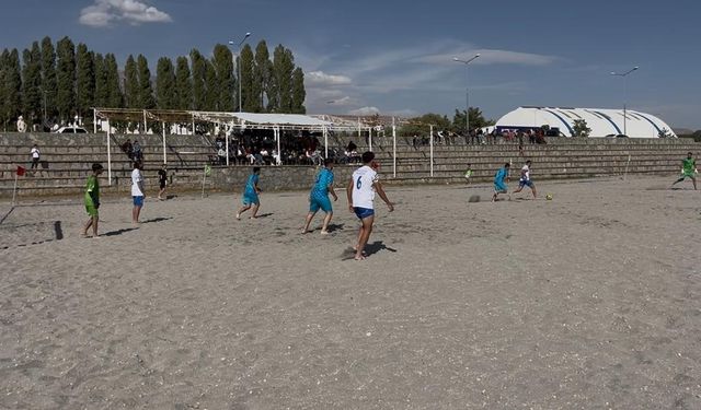 Plaj futbolu Adilcevaz etabı sona erdi