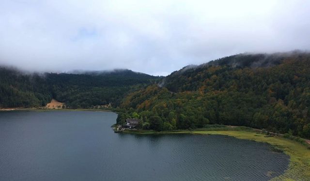 Sonbaharda Abant Gölü’nün eşsiz güzelliği havadan görüntülendi