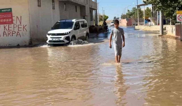 Tarımsal sulama suyu caddeleri göle çevirdi