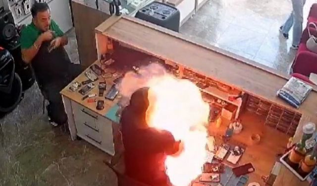 Telefon bataryası bomba gibi patladı