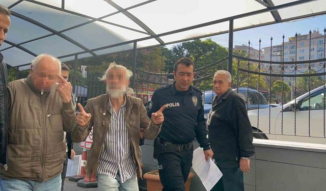 Yaşlı adamı darp eden şahıs adliye girişinde gazetecilere kendini savundu