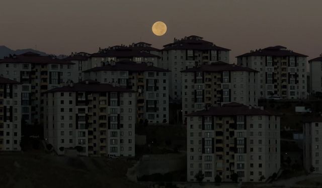 Yüksekova’da dolunay görsel şölen yaşattı