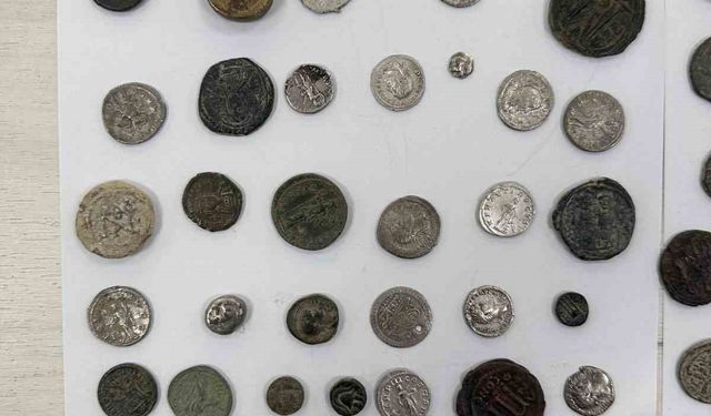 Yurt dışına kaçırılan 307 sikke ve 11 obje komşuya takıldı