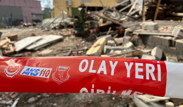 Son dakika... İzmir’de patlama: Ev yıkıldı, yaralılar var