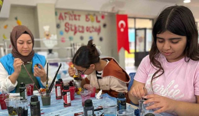 Akdeniz Belediyesinden anneler ve kızlarına kamp sürprizi