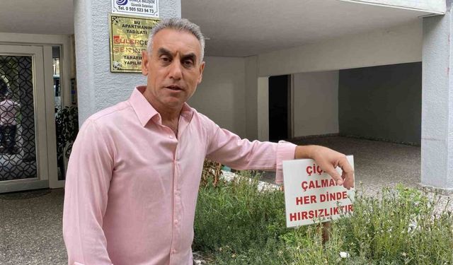 Bahçesinden sürekli çiçek çalınan apartmanın yöneticisinden ilginç uyarı