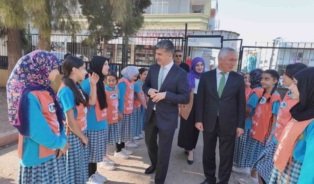 Başkan Vekili Şener’den öğrencilere kitap müjdesi