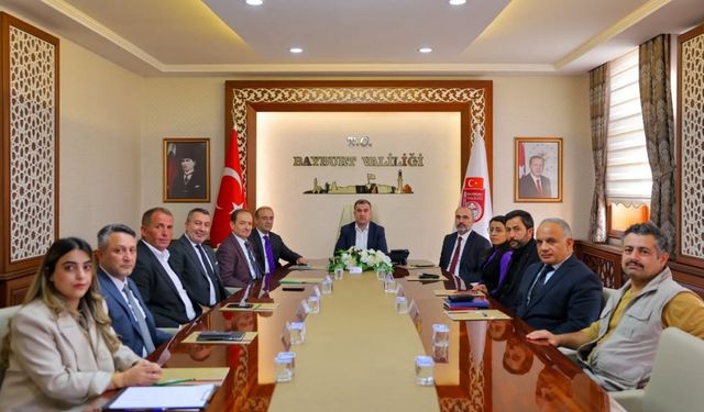 Bayburt’ta dikensiz kuşburnu üretimi değerlendirildi