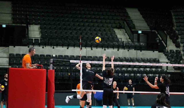 Eczacıbaşı Dynavit sezonun ilk derbisine çıkacak