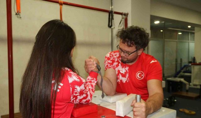 Hoca ve öğrencisinden çifte şampiyonluk