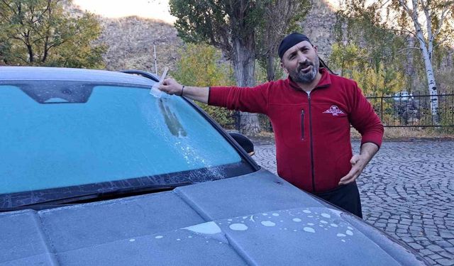 Kars buz kesti: Termometreler eksi 7’yi görünce araç camları buz tuttu