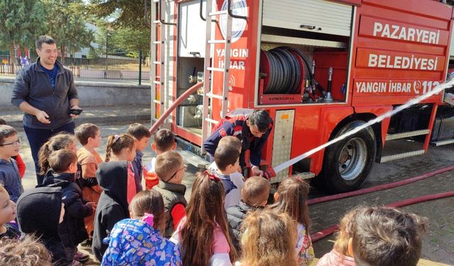 Minik öğrenciler hayallerindeki mesleği tanıdı